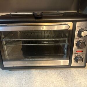 Hamilton Beach Black and Silver Toaster Oven